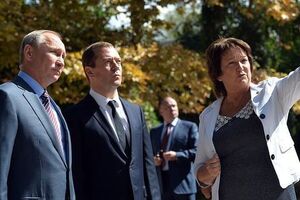 Вчера Путин и Медведев приехали в Керчь