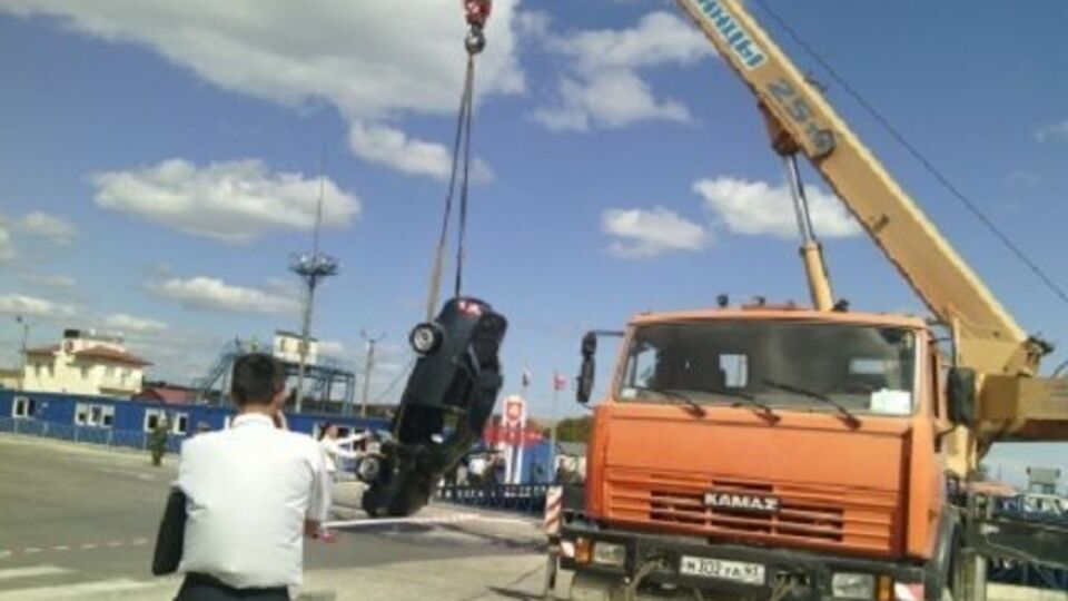 В Крыму с парома в море упал автомобиль