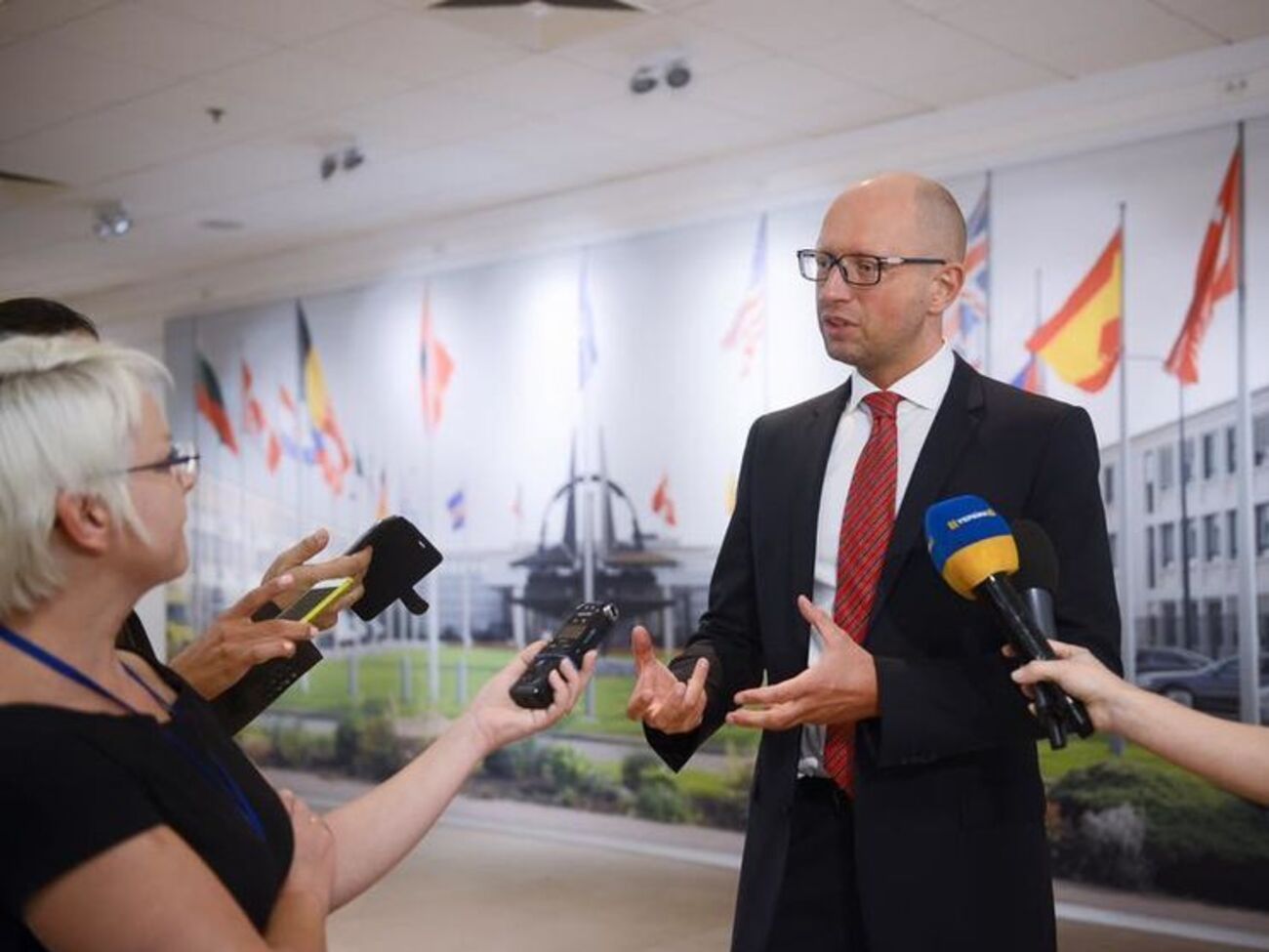 Яценюк: РФ&nbsp;угрожает свободному миру