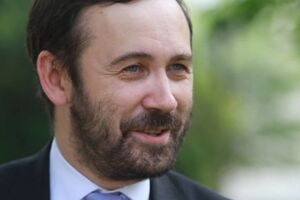 Илья Пономарев: Рядовой россиянин уверен, что Навальный ворует столько же, сколько ворует Медведев, для обывателя все эти украденные миллионы – статистика