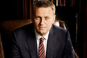 Навальный (на фото) о Медведеве: Настоящий жесткий лидер