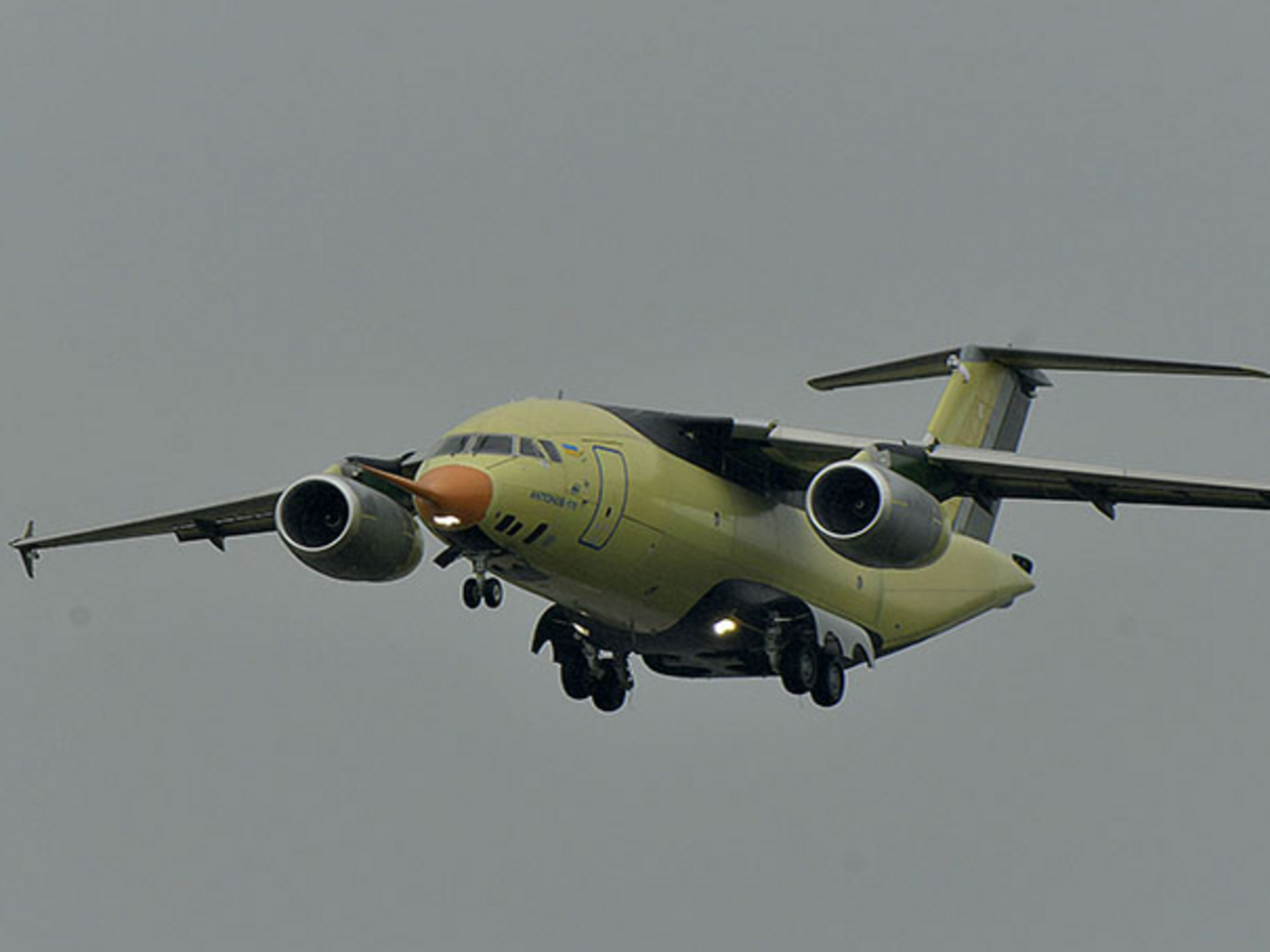 Ан-178&nbsp;может использоваться как для перевозки грузов и военной техники, так и для десантирования военнослужащих