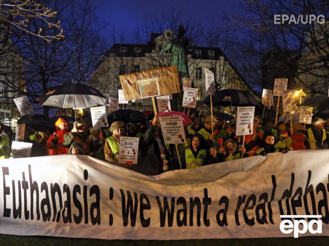 Принятие закона о детской эвтаназии в 2014 году сопровождалось протестами в Брюсселе