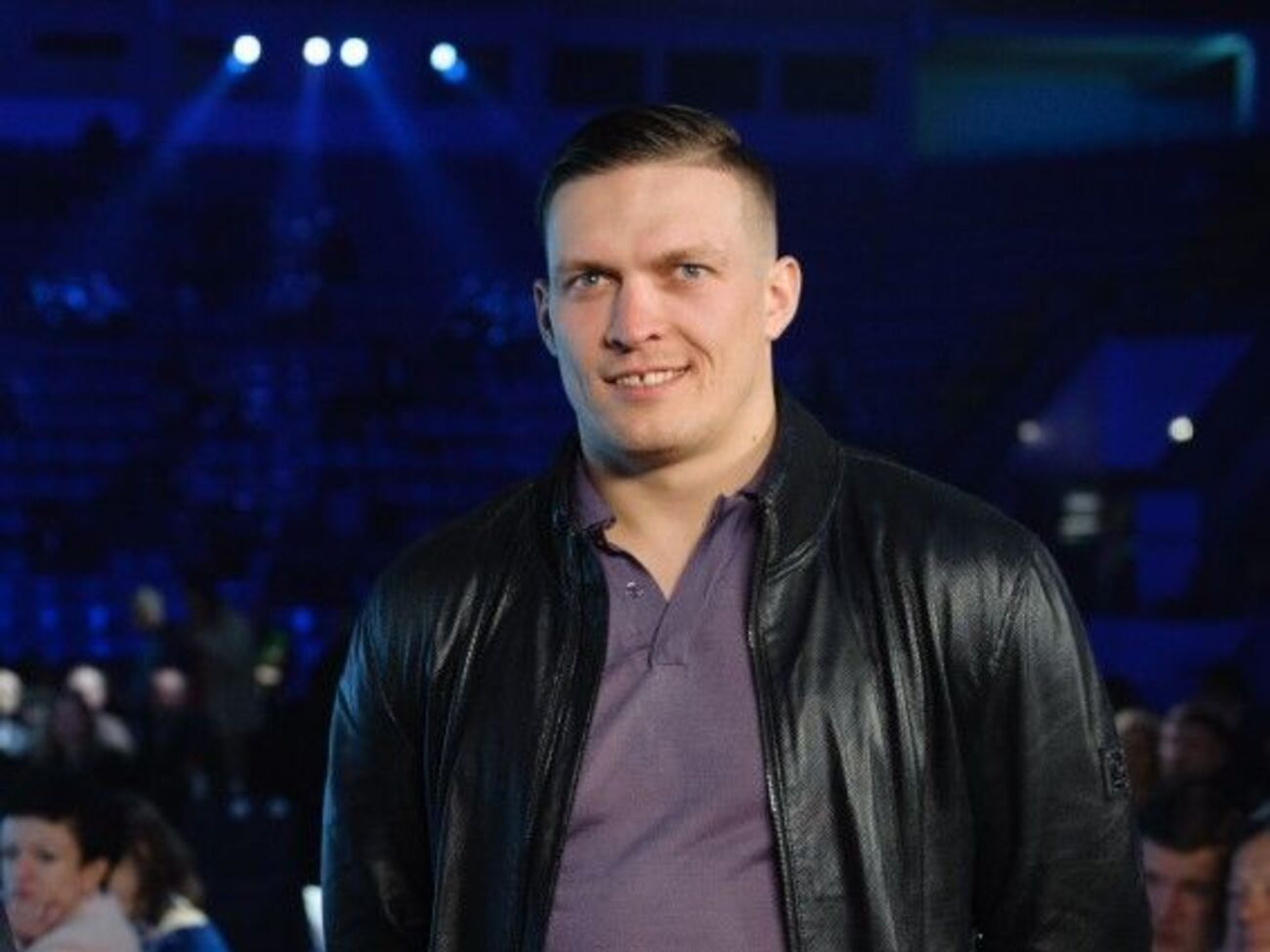 Усик боксирует за пояс чемпиона мира