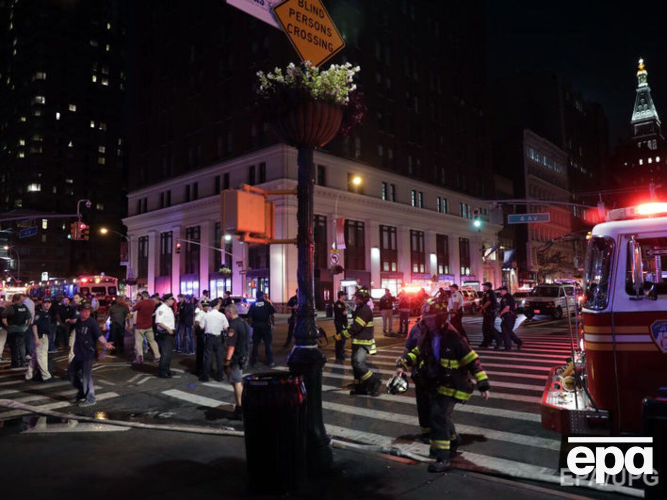 Очевидцы рассказали, что взрыв был оглушительным