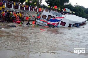 Затонувший туристический корабль в Таиланде