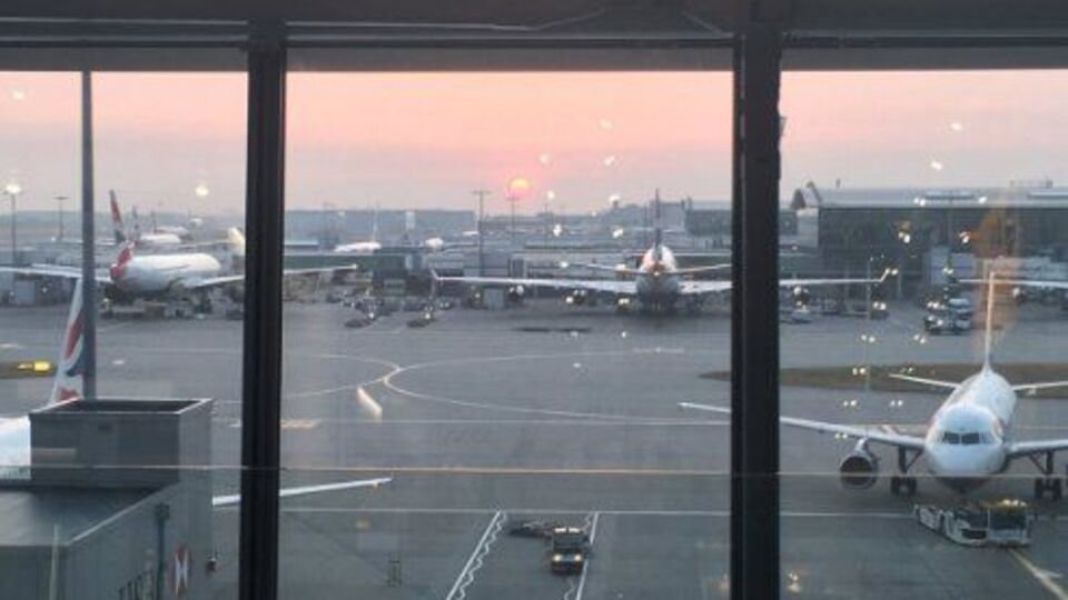 Аэропорт продолжает работу в штатном режиме