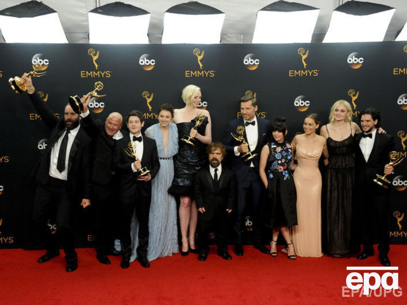"Игры престолов" получили 12 наград "Эмми"