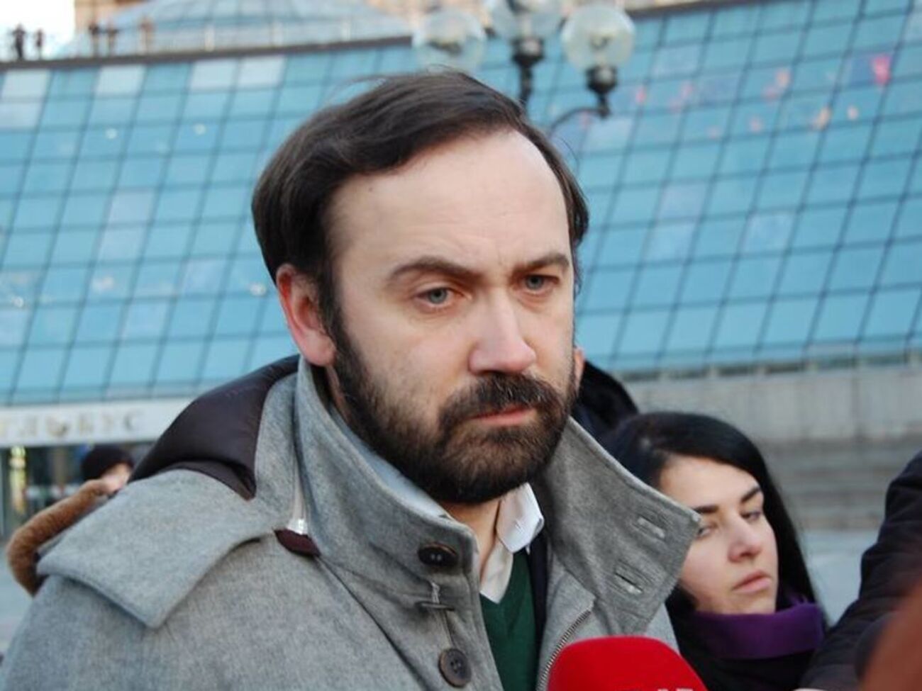 Илья Пономарев: Верховная Рада потребовала признать нелегитимными лишь тех депутатов, которые прошли от Крыма. Считайте это настоящим подарком европейским политикам, они только и ждали, чтобы их попросили то, что они легко выполнят