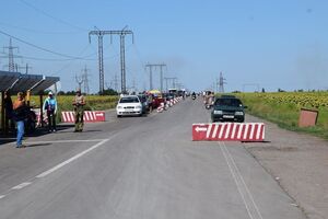Местный житель организовал торговлю местами в очереди перед КПВВ "Зайцево"