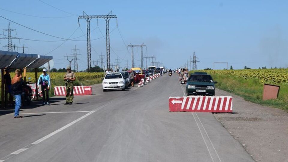 Местный житель организовал торговлю местами в очереди перед КПВВ "Зайцево"