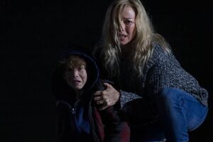 Героиня спасет мальчика от смертельной опасности