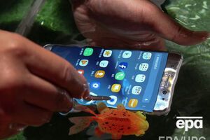 В Украине стоимость смартфона по предзаказу в интернет-магазинах варьировалась от 25 до 27 тысяч гривен