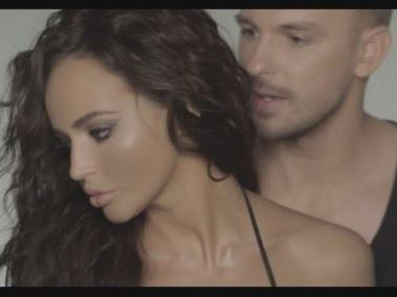 Фокина предстала обнаженной в своем новом клипе