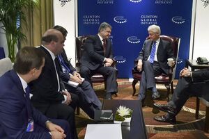 Пресс-секретарь Порошенко: Очень теплая, дружественная встреча с Биллом Клинтоном