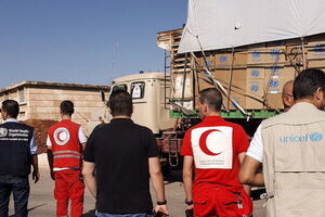 Гуманитарный конвой обстреляли с воздуха