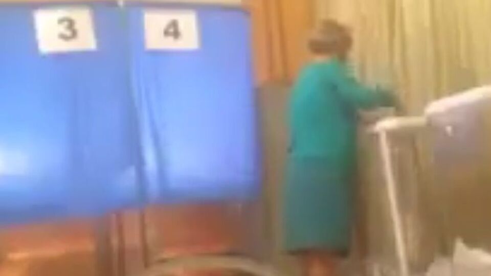 Пользователи соцсети предположили, что на видео – учителя