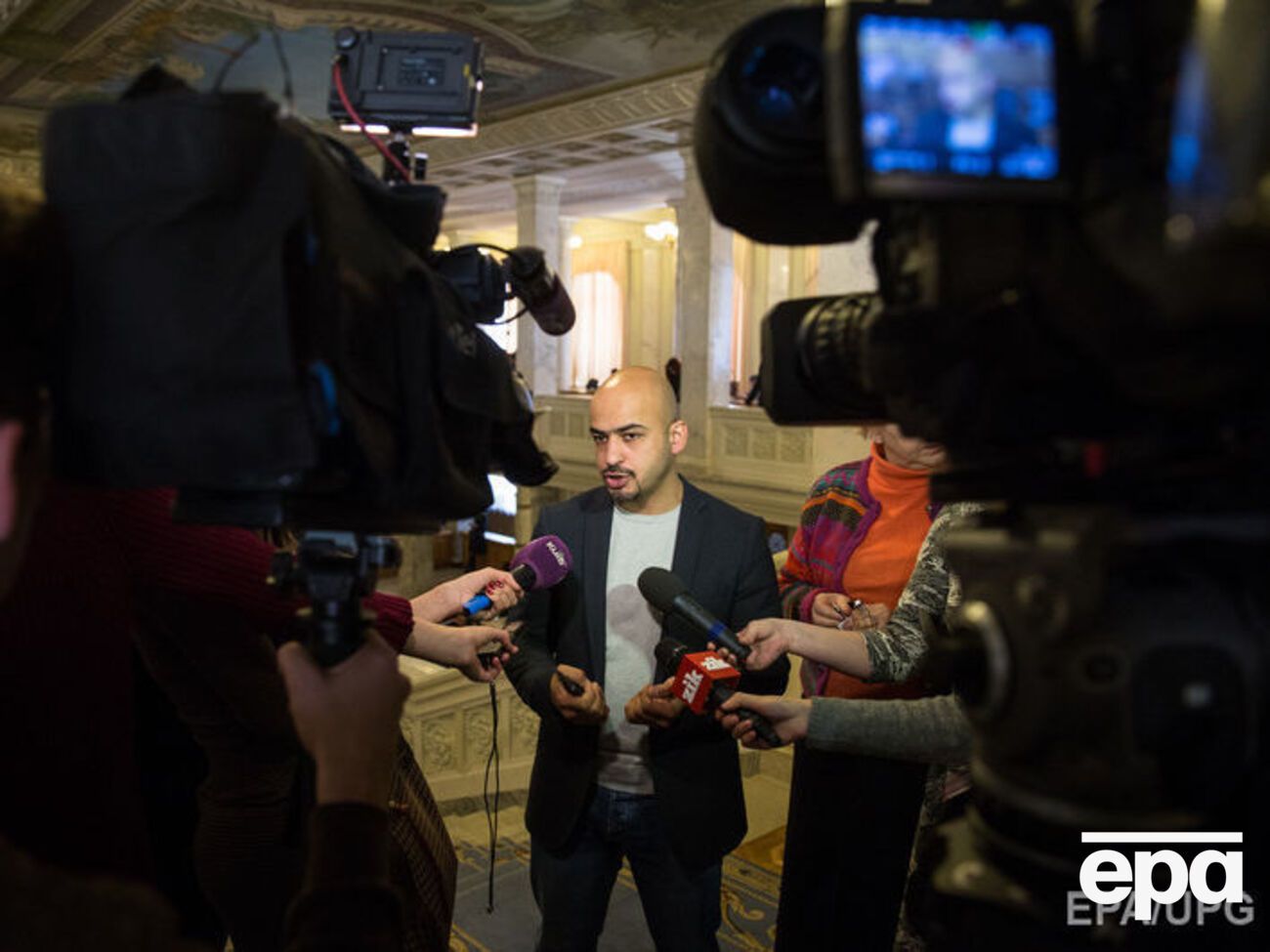 Найем считает, что к организации слежки за ним причастен президент Петр Порошенко