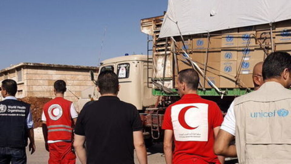 Сегодня правозащитники сообщили об авианалете на гуманитарный конвой