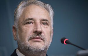 Жебривский заявил, что будет требовать компенсацию от России за разрушенные здания на Донбассе