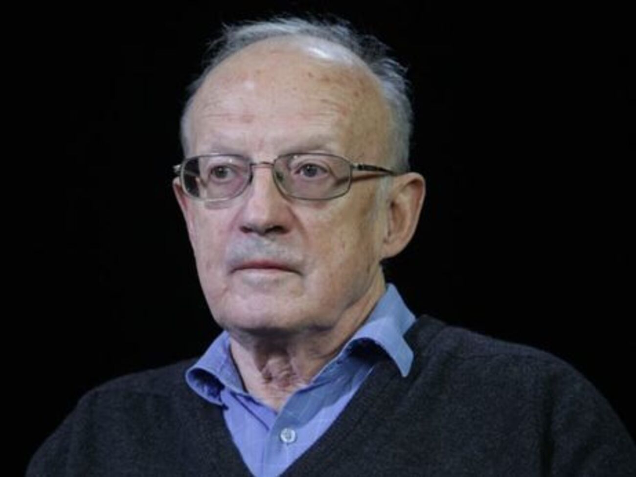 Пионтковский, сравнивая политическую ситуацию в Беларуси и России, заявил, что его страна вырвалась вперед в гонке назад, в советское прошлое