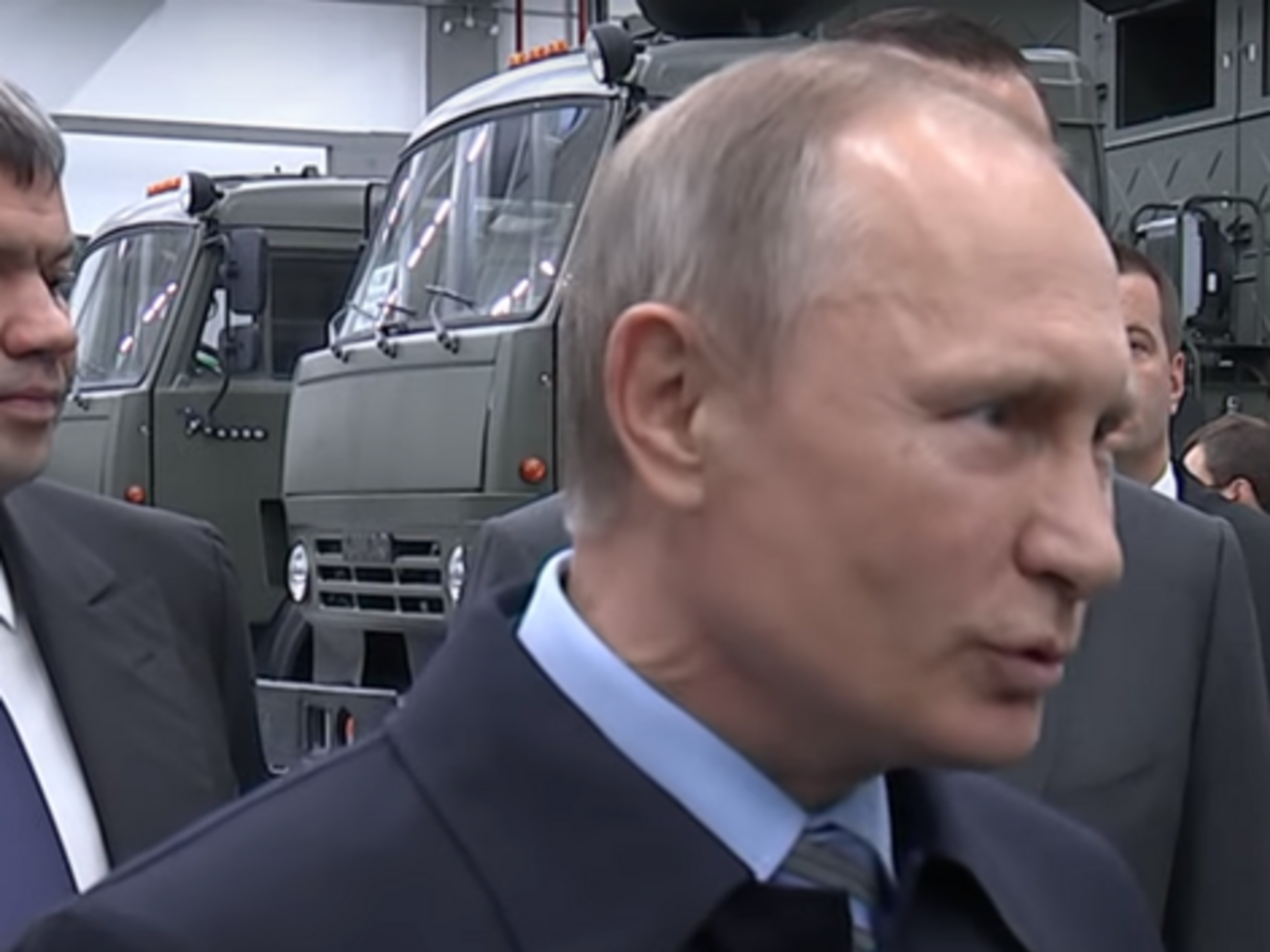 Путин провел встречу с работниками концерна "Калашников"