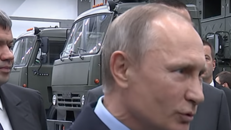 Путин провел встречу с работниками концерна "Калашников"