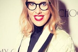 Беременная Собчак занимается йогой