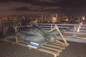 Совладелец здания Майкл Шоул рассказал, что Ленин с крыши Red Square "глядел" на "символ капитализма" Times Square