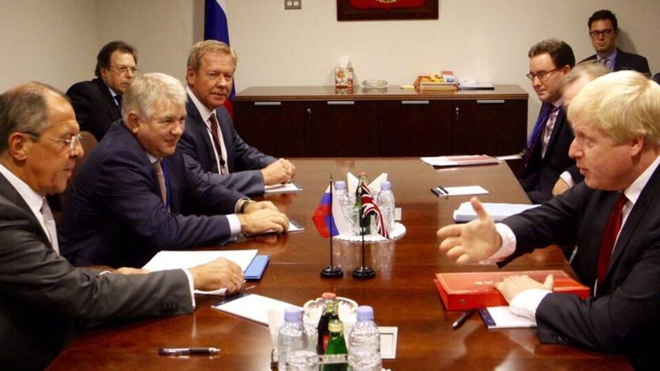 На посту главы МИД Джонсон встретился с Лавровым впервые