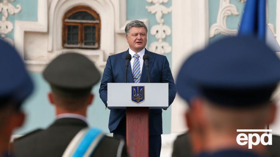Порошенко указал на проблемы с правами человека в Крыму