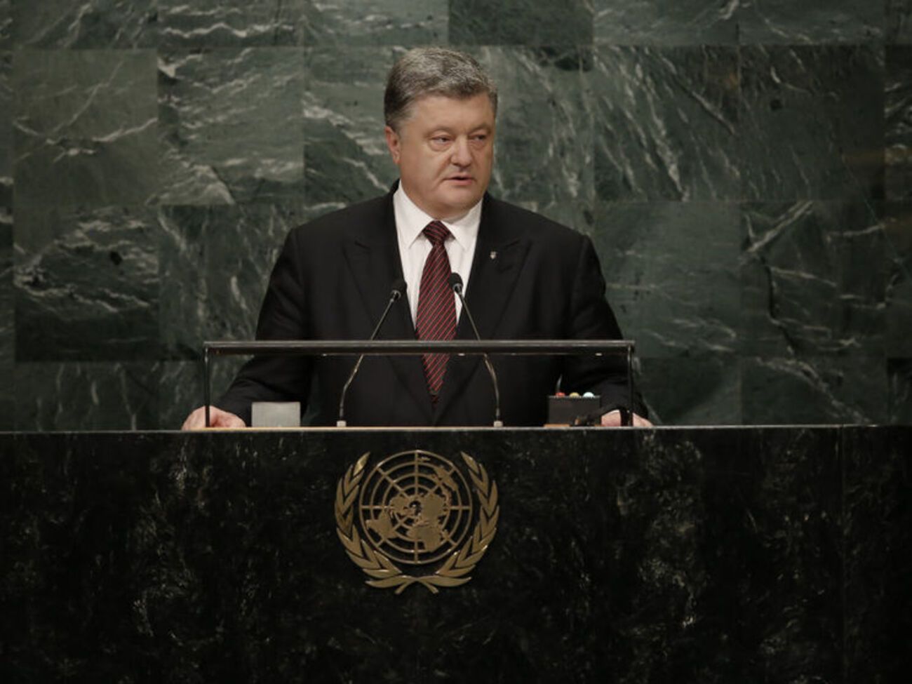 Порошенко призвал Совбез ООН обратить внимание на угрозу от гибридных войн