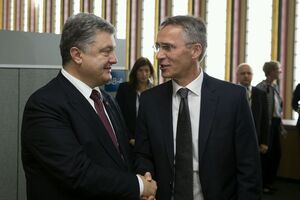 Порошенко прилетел в Нью-Йорк для участия в 71-й сессии Генеральной ассамблеи ООН