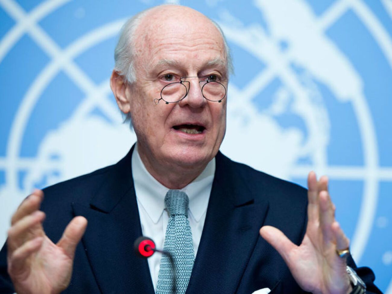 Стаффан ди Мистура сообщил о возобновлении отправок гумконвоев в Сирию