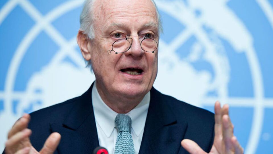 Стаффан ди Мистура сообщил о возобновлении отправок гумконвоев в Сирию