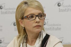 Чорновил настаивает, что заявление Байдена – это "сигнал отдельным политлидерам Украины, что они могут получить статус врагов США". В частности, по мнению политолога, "это сигнал Юлии Тимошенко"