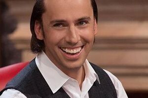 Галкину "пригладили" волосы