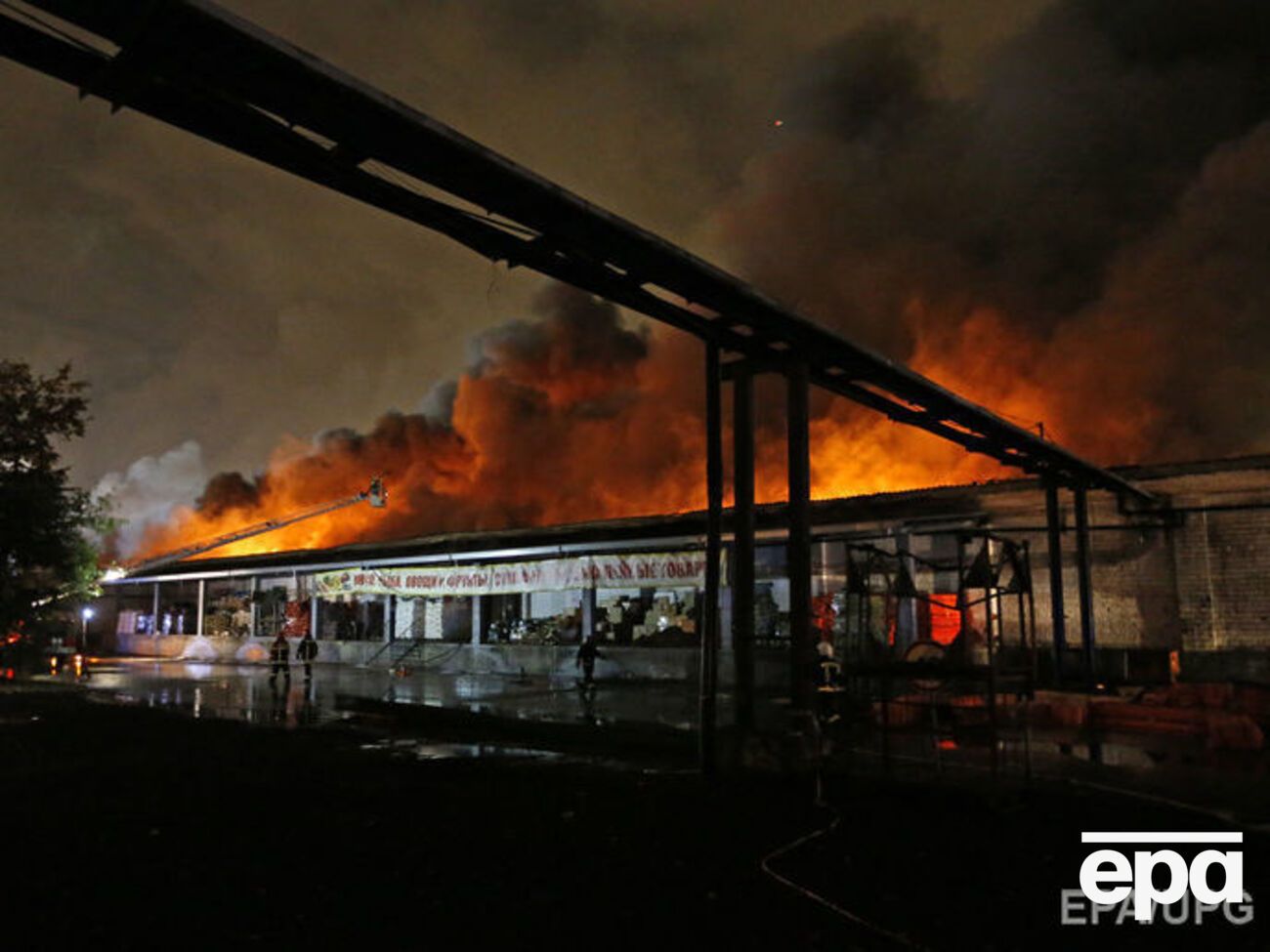 Судьба семерых пожарных неизвестна