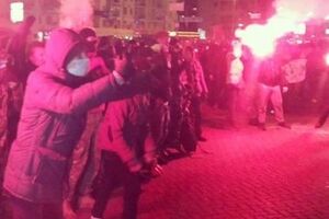 Трое протестующих осуждены за хулиганство у Дворца "Украина"