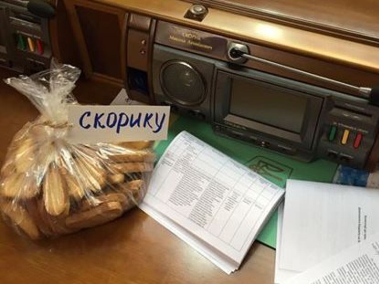"Два года назад в Одессе избили журналистов и активистов. Нападавших сопровождала милиция. Ну кто в здравом уме поверит, что Скорик как губернатор не дал отмашку боевикам нападать на одесский Евромайдан?"