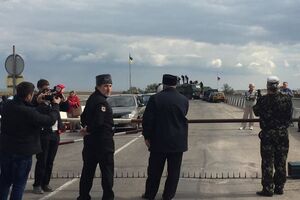 Чубаров на админгранице с Крымом посоветовал оккупантам паковать чемоданы
