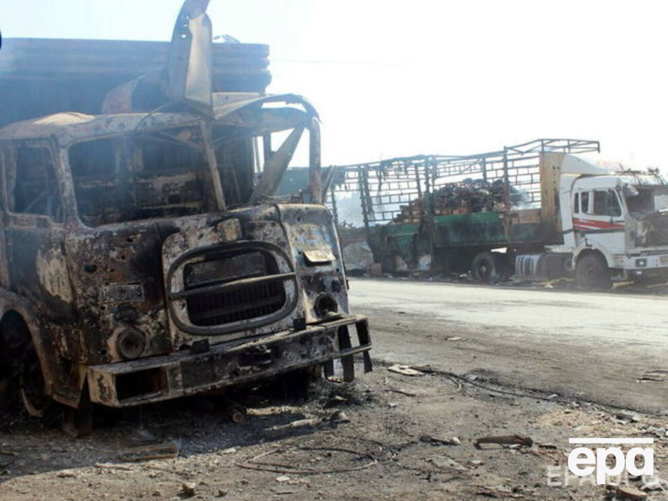 Латынина:&nbsp;Летят двое летчиков: "Вася, там чего-то шевелится!" Отбомбились, улетели, сказали, что отразили наступление боевиков на&nbsp;Алеппо