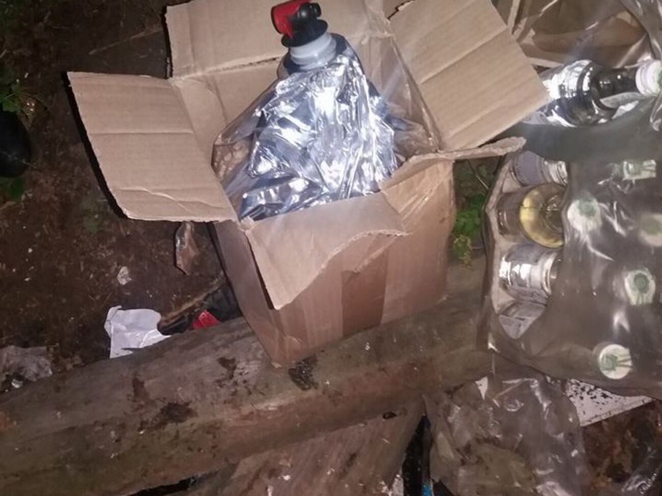 Поддельный алкоголь, изъятый полицией