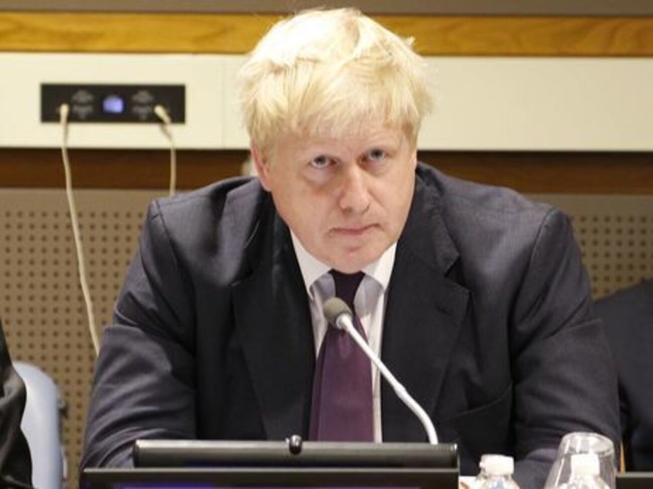 Борис Джонсон отметил, что обстрел гумконвоя в Сирии могут расценить как военное преступление