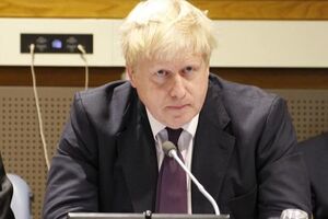 Борис Джонсон отметил, что обстрел гумконвоя в Сирии могут расценить как военное преступление