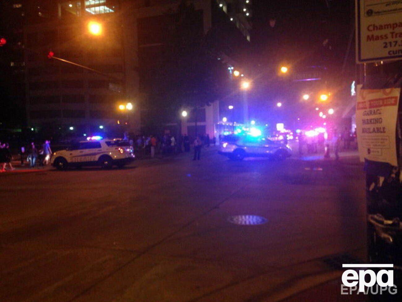 Полицейские на месте перестрелки в городе Урбана