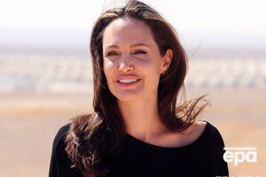 На одной из мебельных фабрик РФ посчитали, что Джоли нужна их материальная помощь