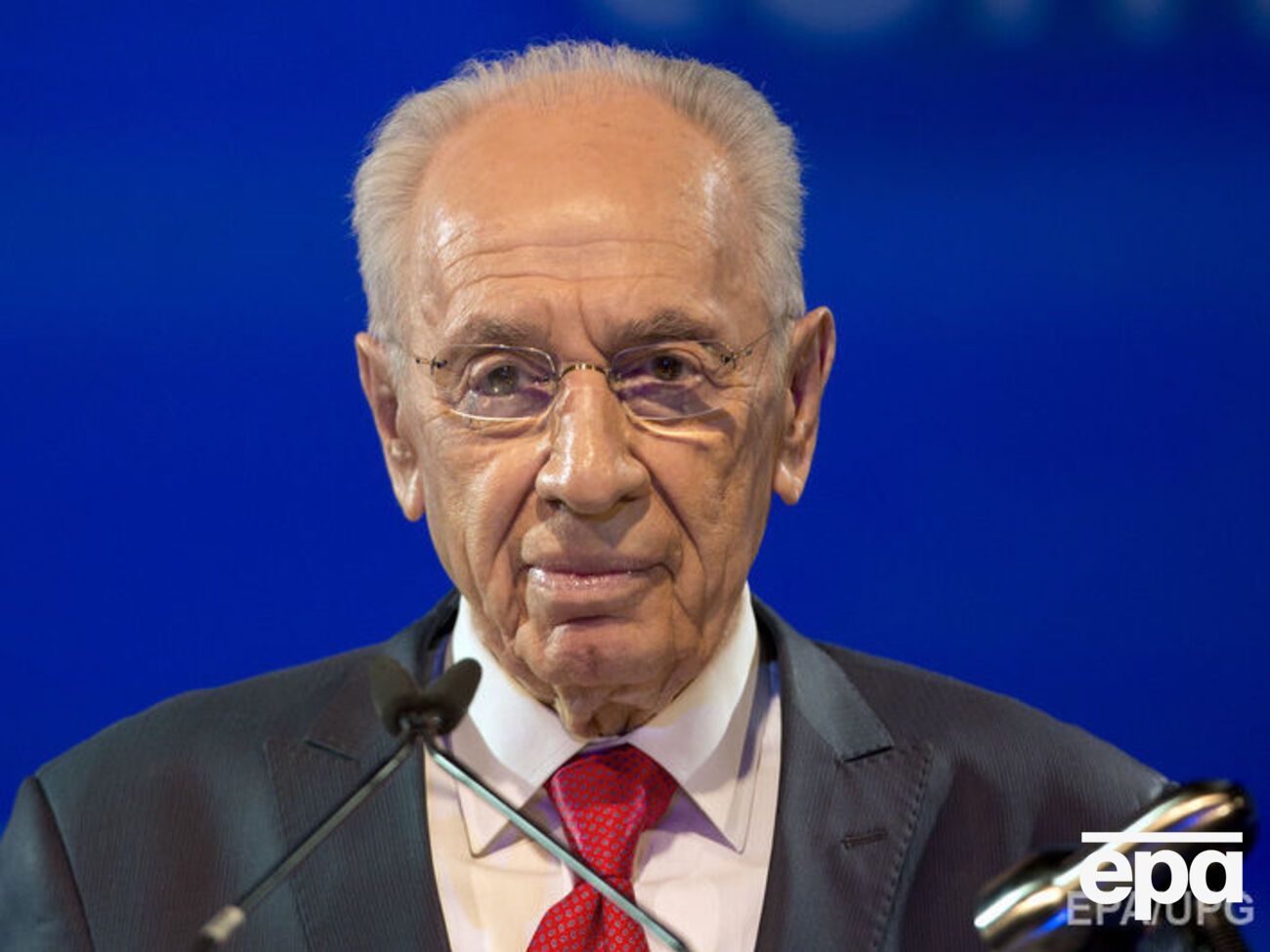 В больнице опровергают сообщения об ухудшении состояния Переса