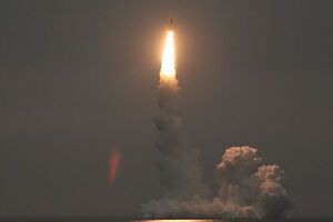 Запущенная в Белом море ракета "Булава" самоликвидировалась в полете