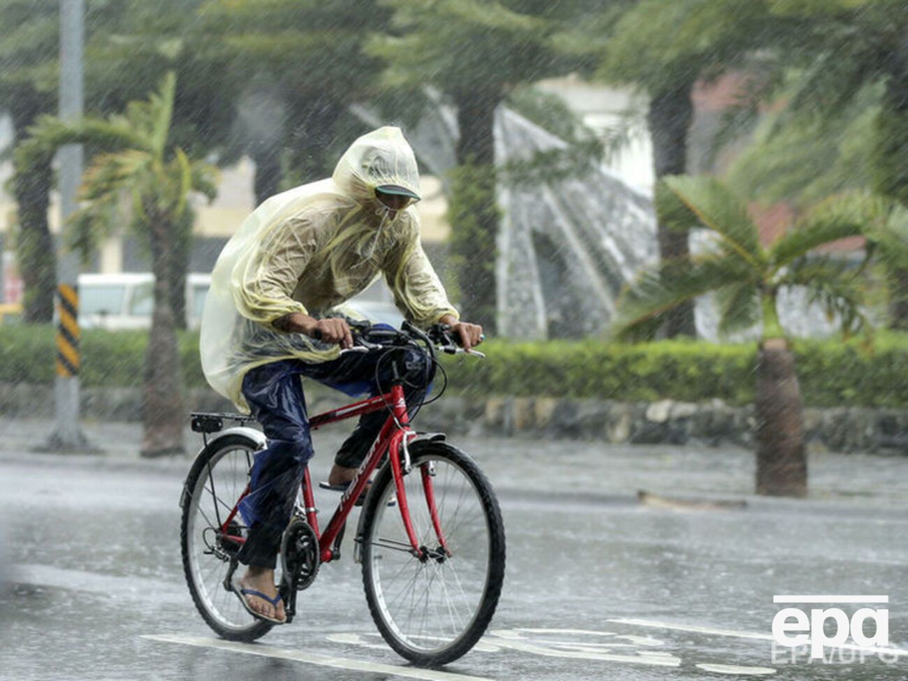 Тайфун "Меги" разбушевался в Китае